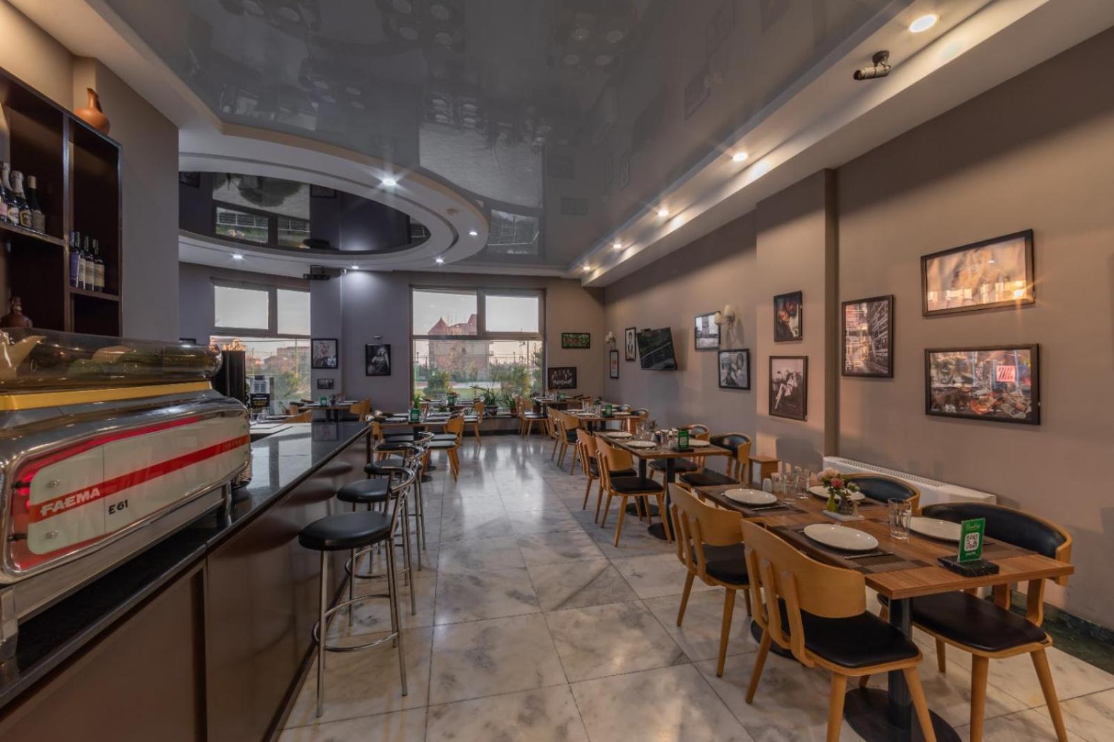 Green City Resort Hotel Baku Bagian luar foto