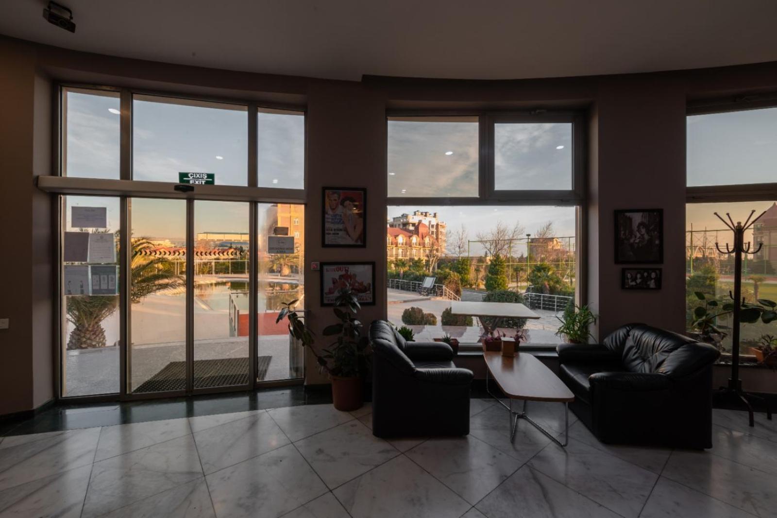 Green City Resort Hotel Baku Bagian luar foto