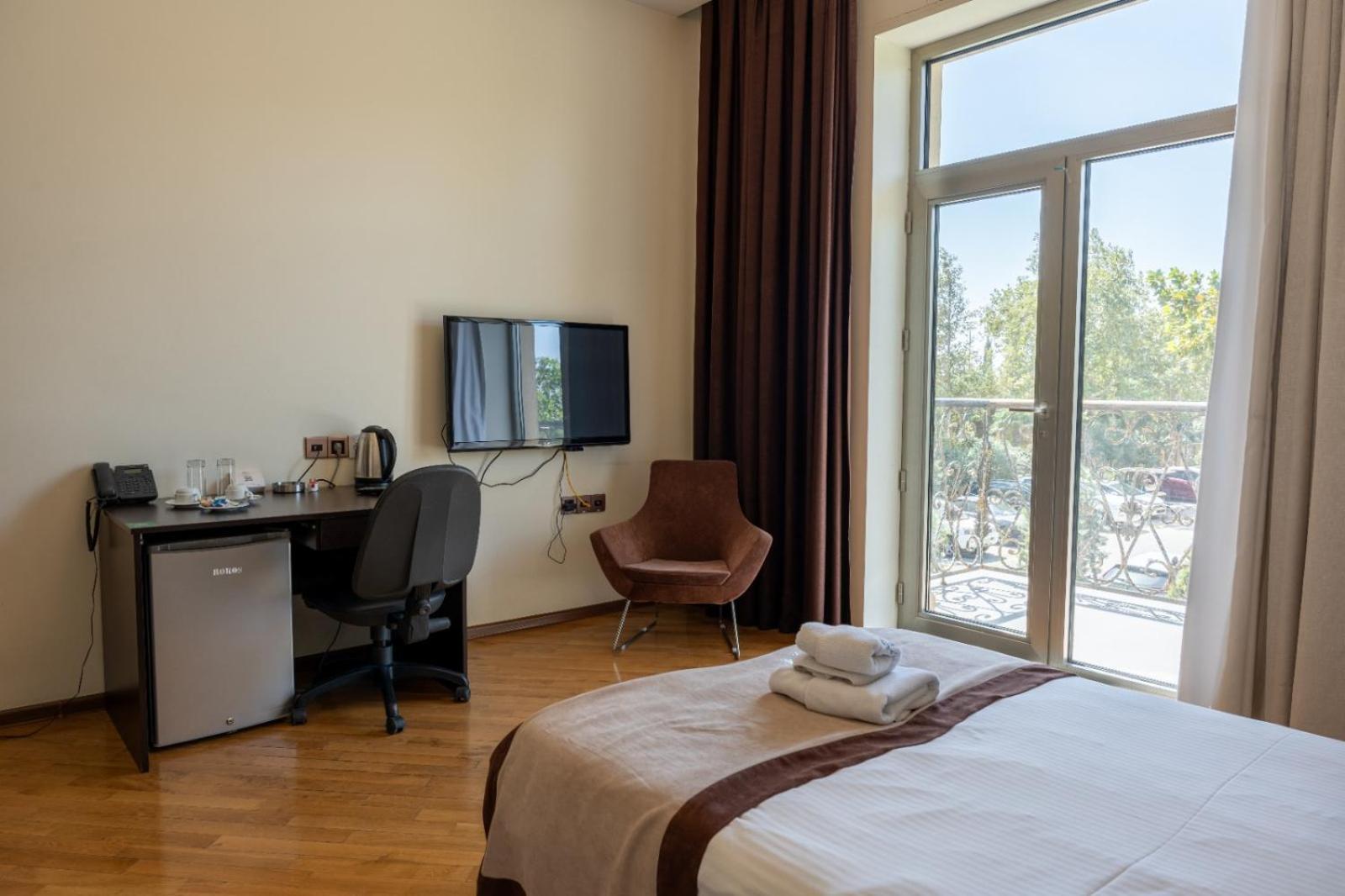 Green City Resort Hotel Baku Bagian luar foto