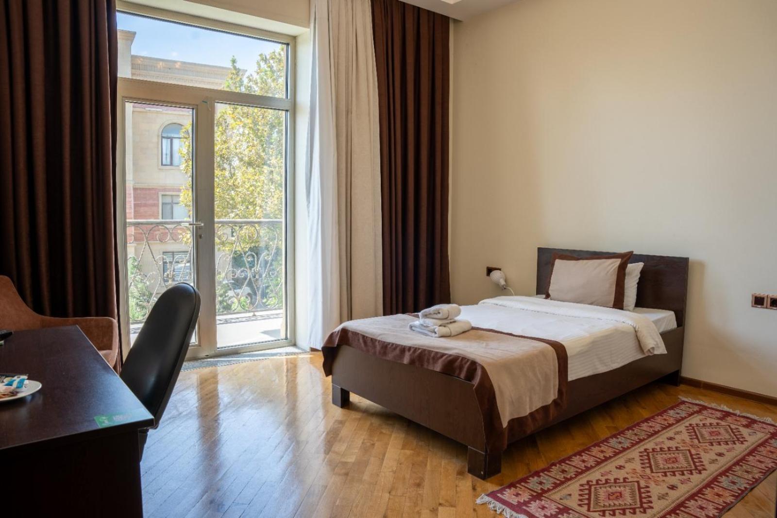 Green City Resort Hotel Baku Bagian luar foto