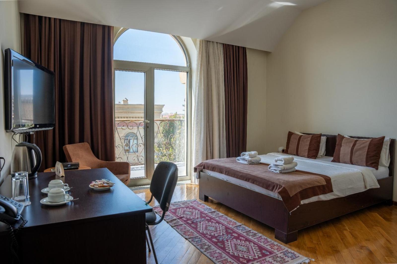 Green City Resort Hotel Baku Bagian luar foto