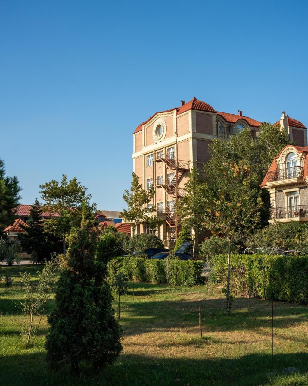 Green City Resort Hotel Baku Bagian luar foto